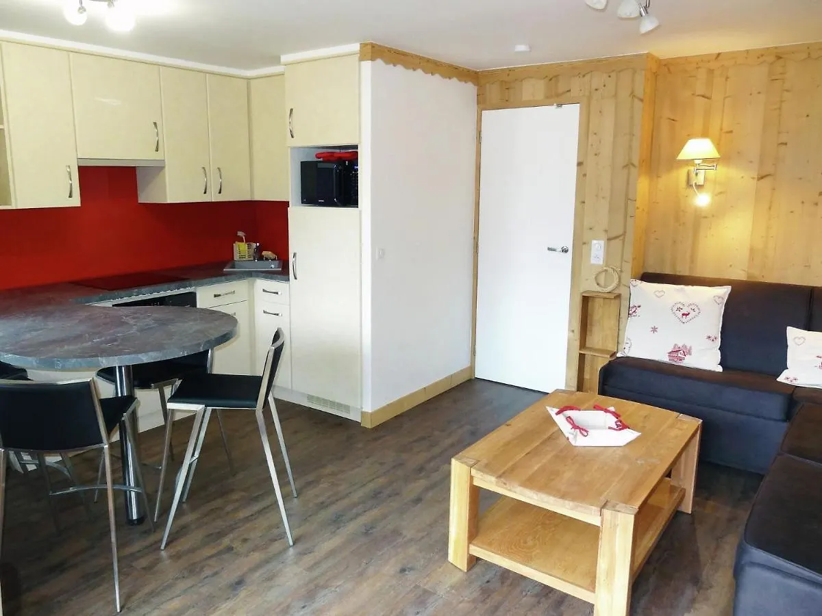 Simplistic Apartment In M Ribel Near Les 3 Vall Es Meribel