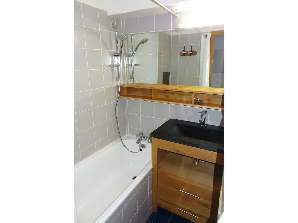 Simplistic Apartment In M Ribel Near Les 3 Vall Es Meribel